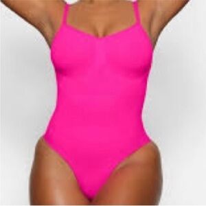 SKIMS brief bodysuit highlighter pink (limited edition color)